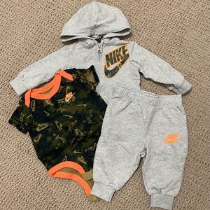 Nike 3 month old sweat suit camo and grey